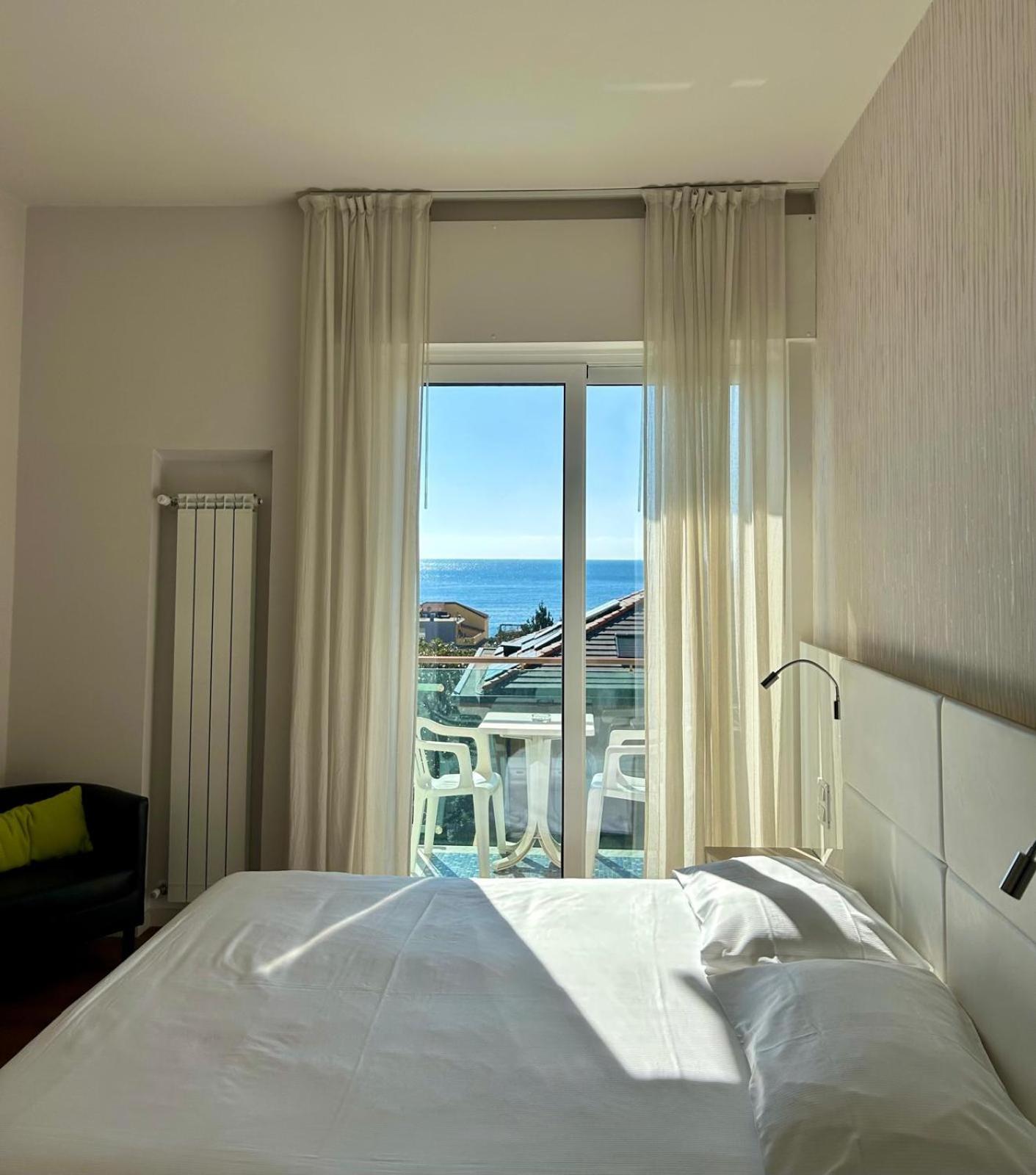 Hotel Ariston & Apartments Varazze Esterno foto