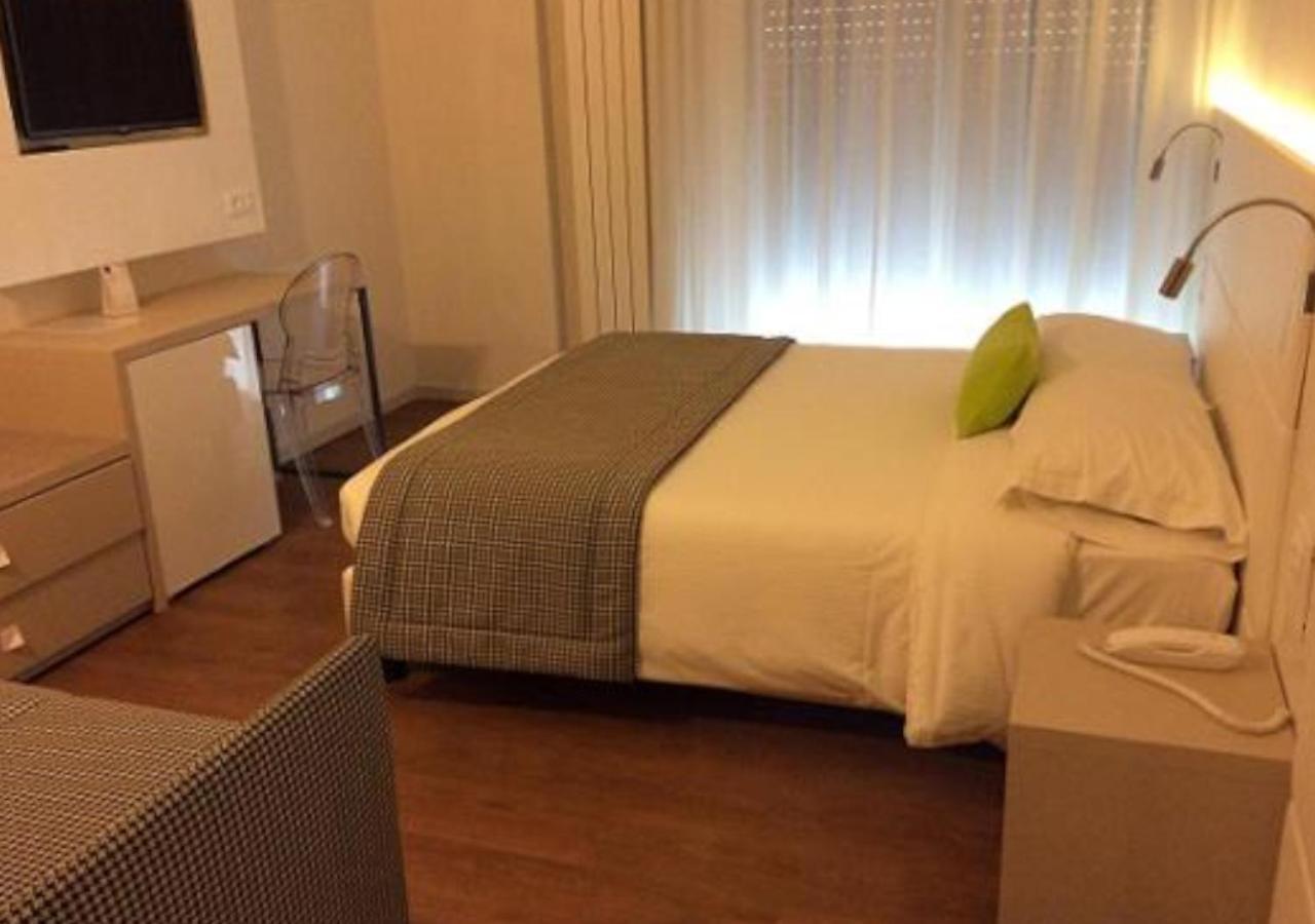 Hotel Ariston & Apartments Varazze Esterno foto